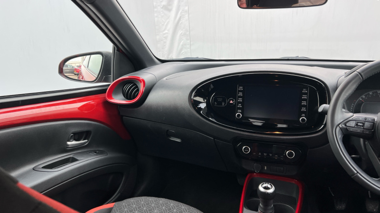 Toyota Aygo X 1.0 VVT-i Edge 5dr Petrol Hatchback